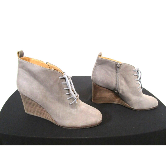 EUC! Lucky Brand Semihr Gray Leather Lace Up Wedge Heel Booties Women 9 M - Picture 1 of 9